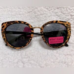 NWT Betsey Johnson Animal Print Sunglasses